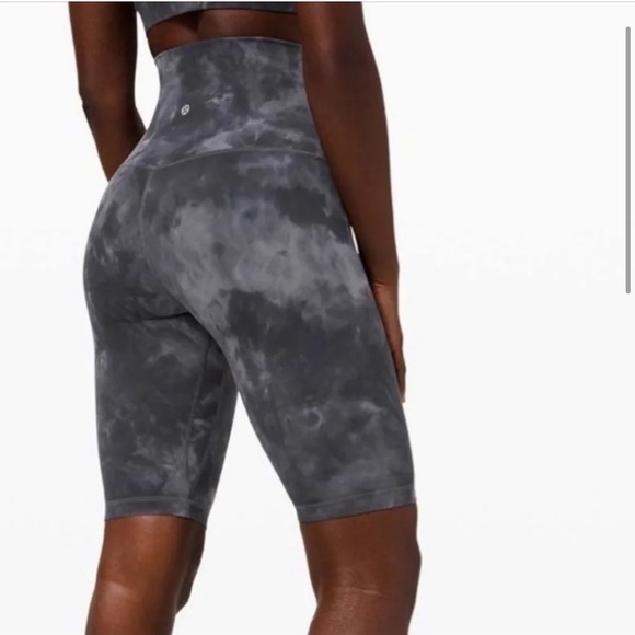 NWT❗️Lululemon Diamond Dye Align 10" Short - Picture 2 of 7